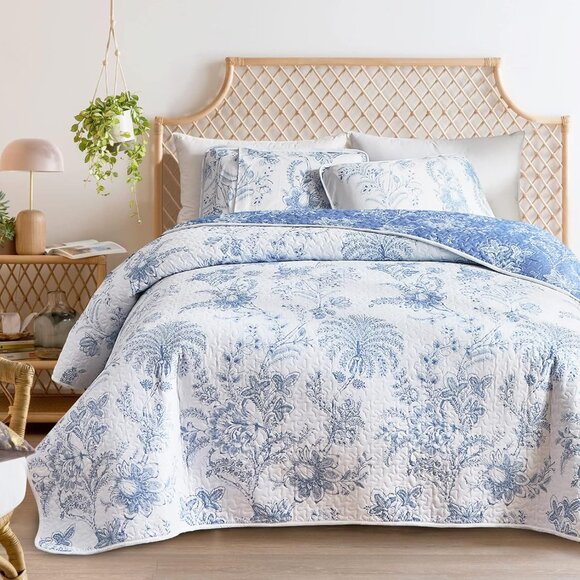 Brand New 3-Piece Botanical Blue & White Floral Quilt Set  • Queen - Picture 2 of 6